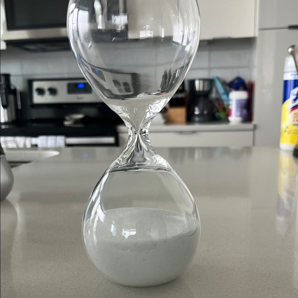 Elegant Clear Glass Hourglass Timer